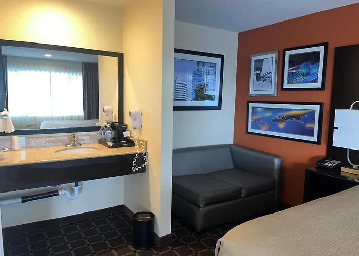 Oregon Trail Inn And Suites