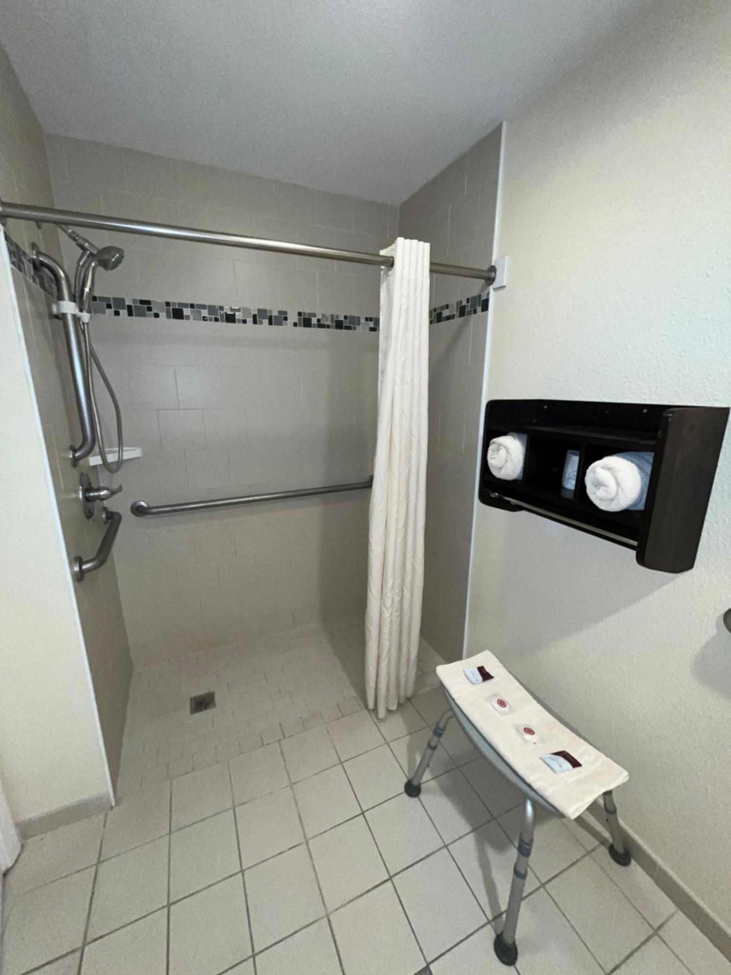 Oregon Trail Inn&suites 5*