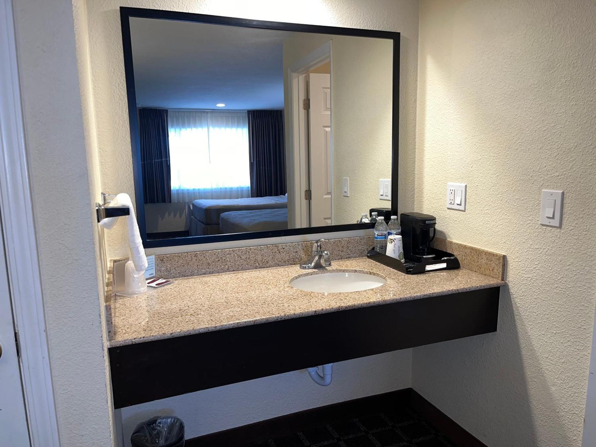 Oregon Trail Inn&suites Lakeview