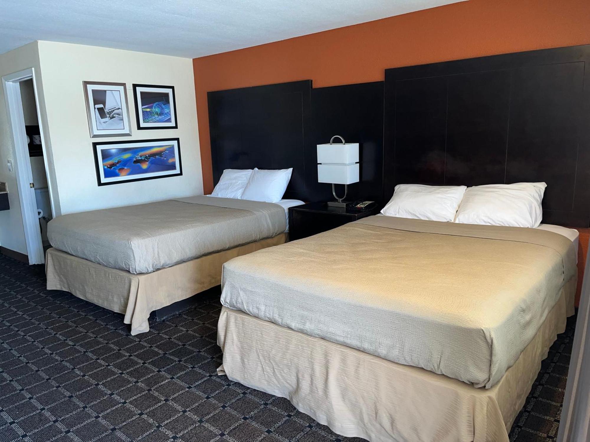 Oregon Trail Inn&suites Hotel